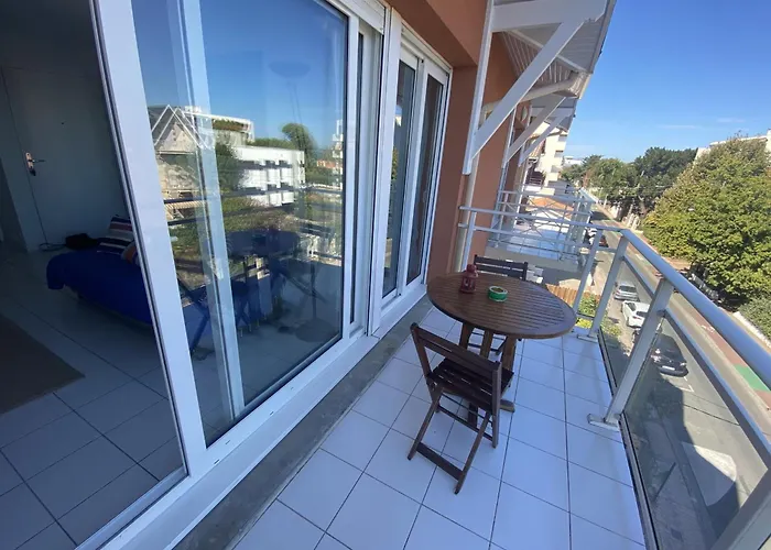 T2 Avec Balcon, Parking Inclus, Proche Et Commerces - Fr-1-474-291 *