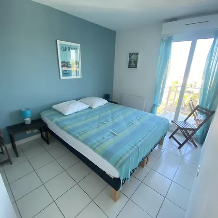 T2 Avec Balcon, Parking Inclus, Proche Et Commerces - Fr-1-474-291 Appartement *