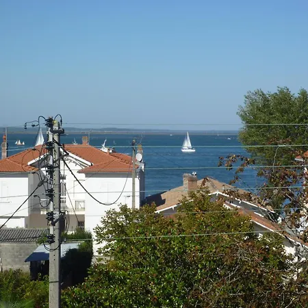 Apartmán T2 Avec Balcon, Parking Inclus, Proche Et Commerces - Fr-1-474-291