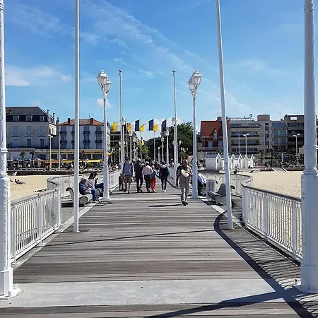 T2 Avec Balcon, Parking Inclus, Proche Et Commerces - Fr-1-474-291 *