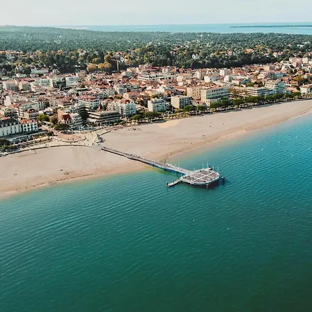 T2 Avec Balcon, Parking Inclus, Proche Et Commerces - Fr-1-474-291 *